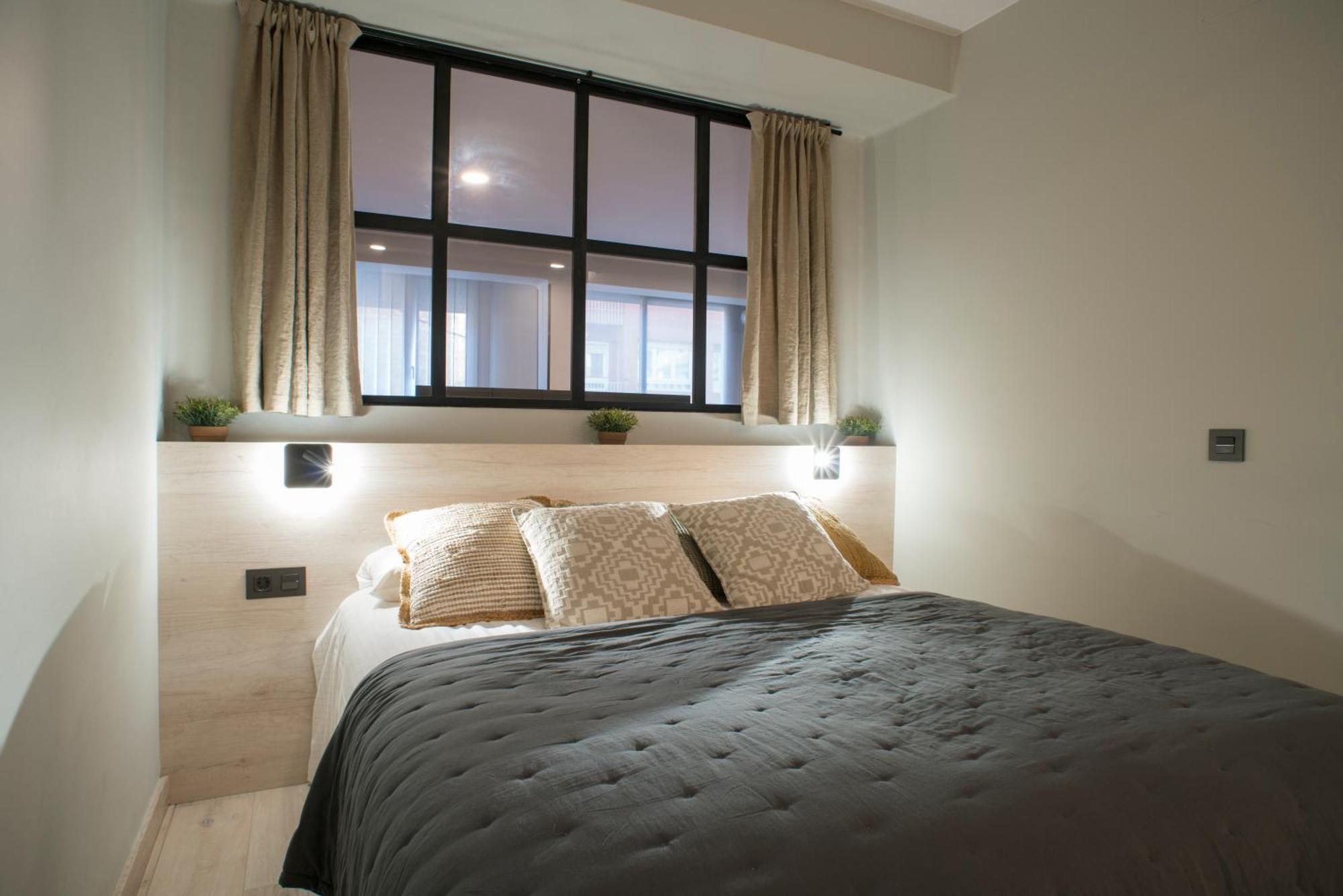 Apartaments Turistics Cardona III ภายนอก รูปภาพ
